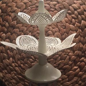 Adorable White Earring/Ring Stand